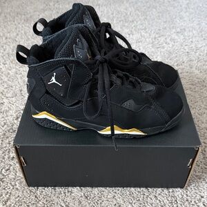 Jordan True Flight Kids Black and Gold